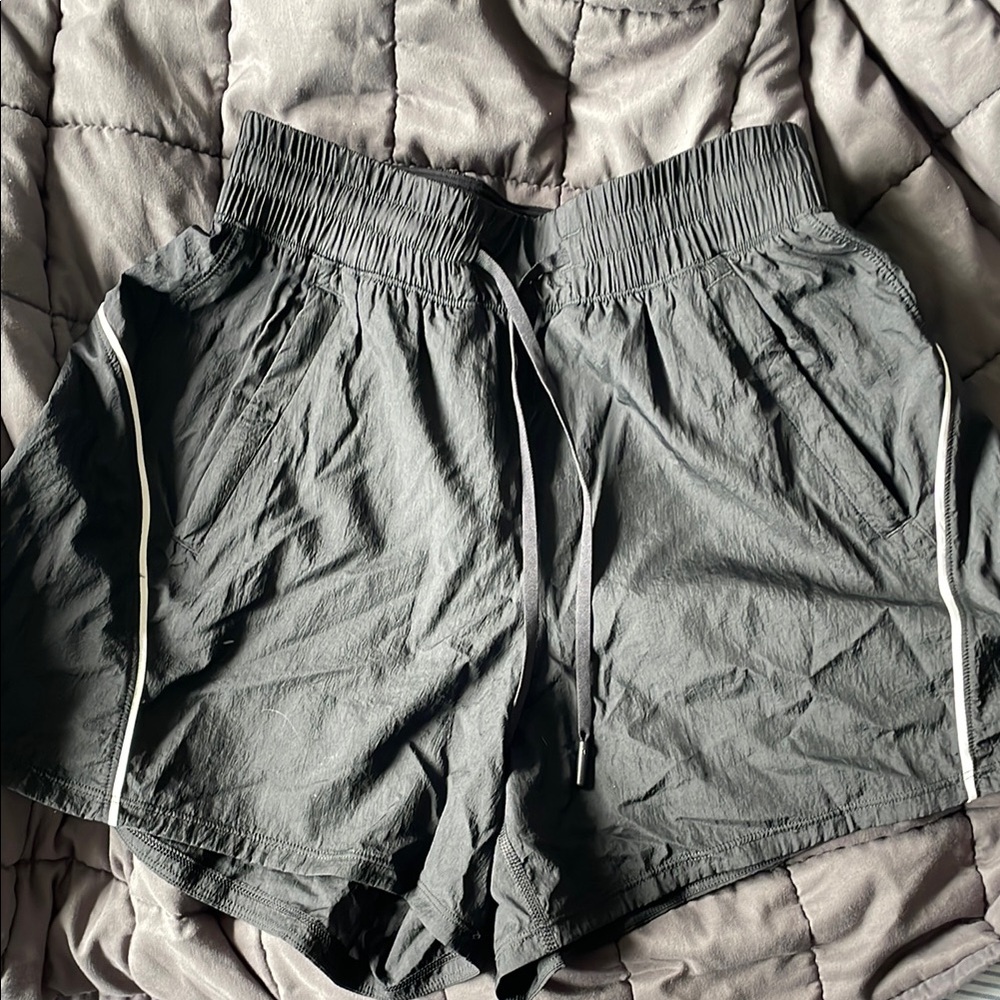 lululemon License To Train HR Short